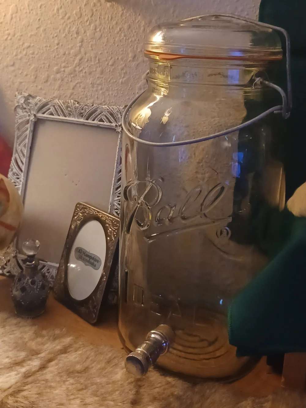 Ideal Glass Beverage Dispenser with Orange Gasket